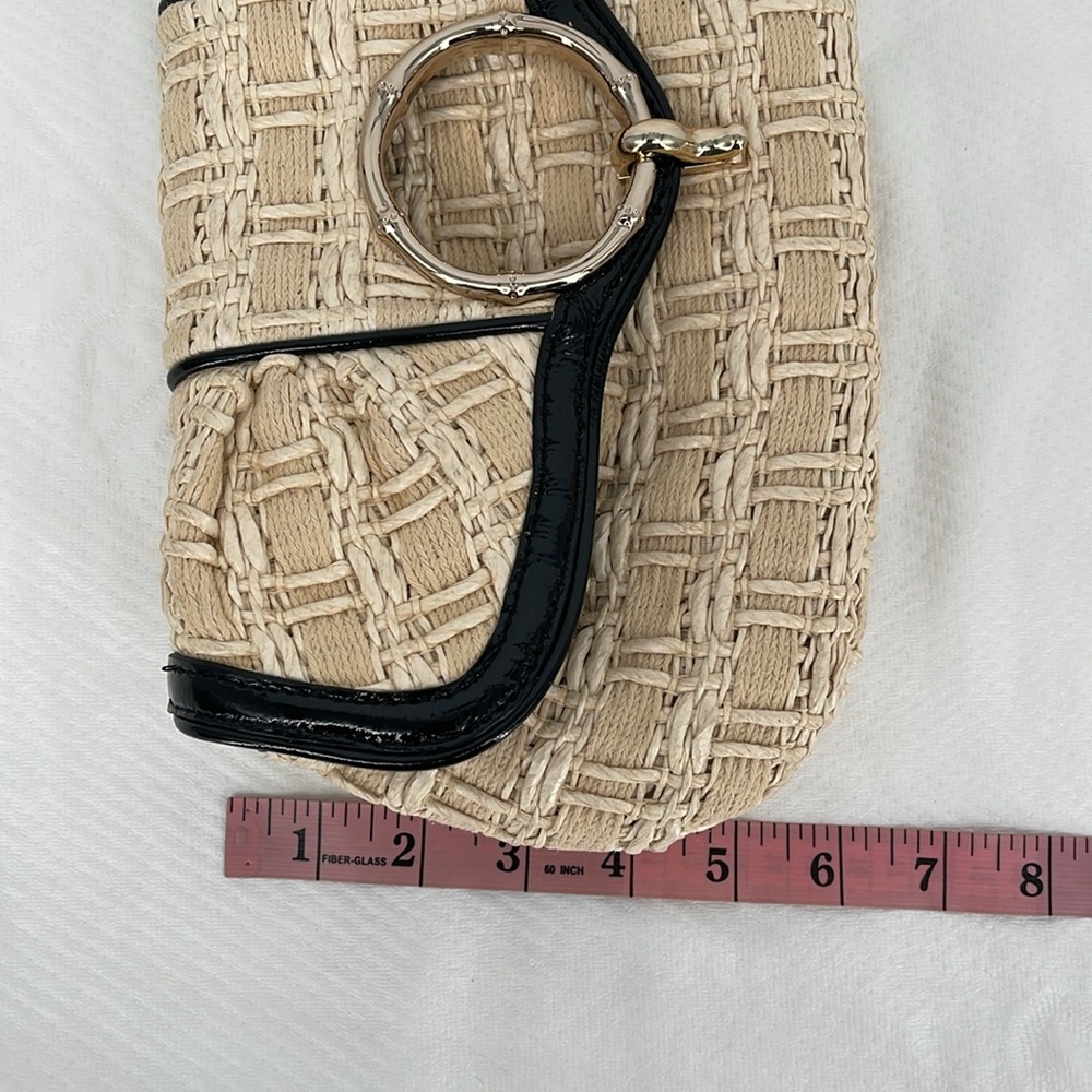 Elaine Turner Wendy Oyster Basketweave‎ with Black Leather trim & Gold hardware - Picture 10 of 10
